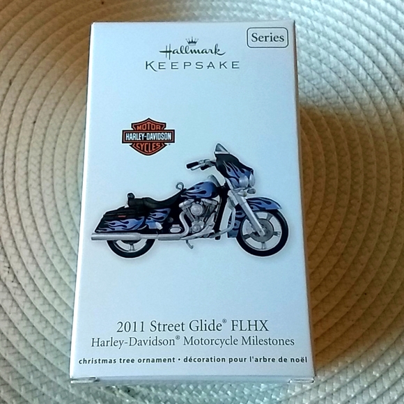 NIB HARLEY 2011 STREET GLIDE ORNAMENT